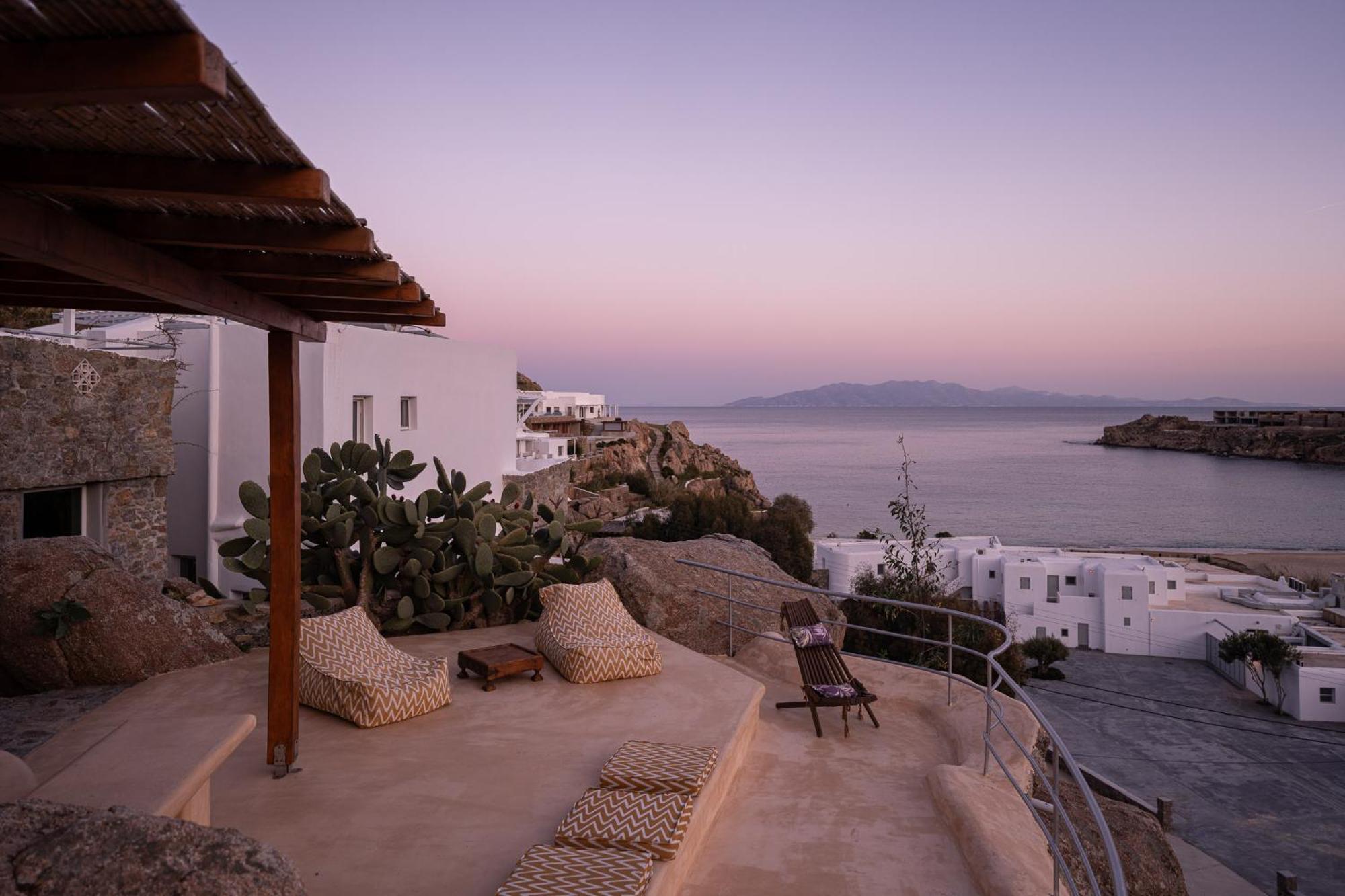 Super Rockies Super Paradise Beach (Mykonos)